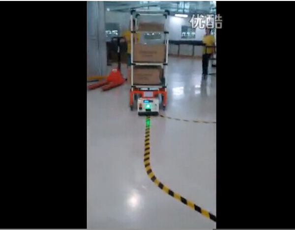 單驅動單向潛伏牽引型