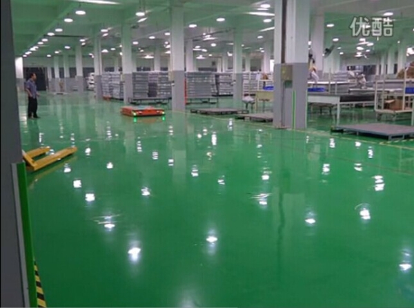 雙驅(qū)動(dòng)雙向潛伏舉升型AGV在浙江喜臨門客戶現(xiàn)場