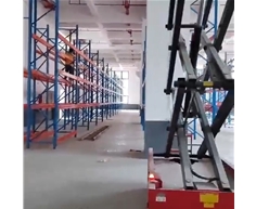 智能倉儲(chǔ)項(xiàng)目貨架安裝現(xiàn)場